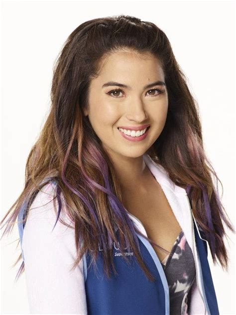 ‘Superstore’ star Nichole Bloom on shooting a ‘Super Hot’ episode